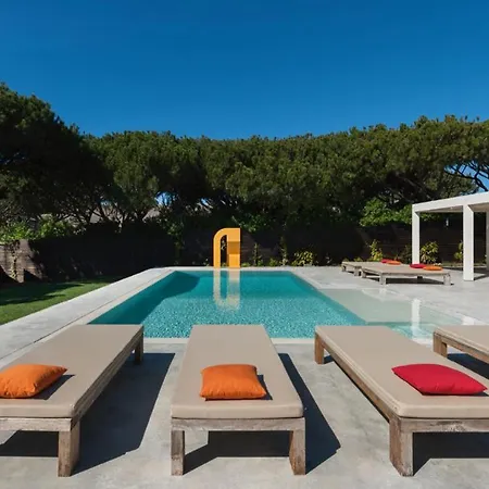 Villa Sleeps 10 Pool Air Con T607922 *